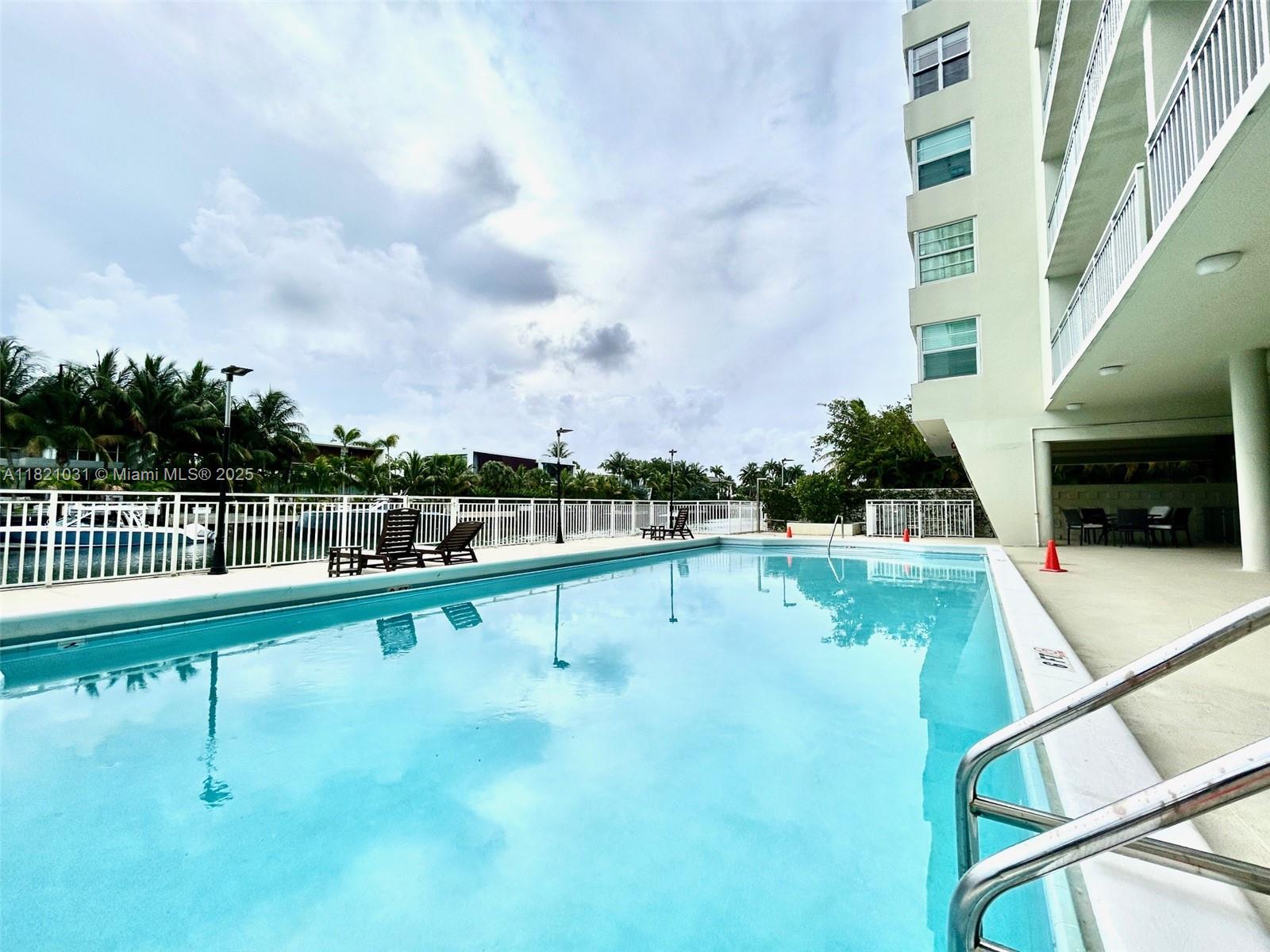 9500 W Bay Harbor Dr # 2G
