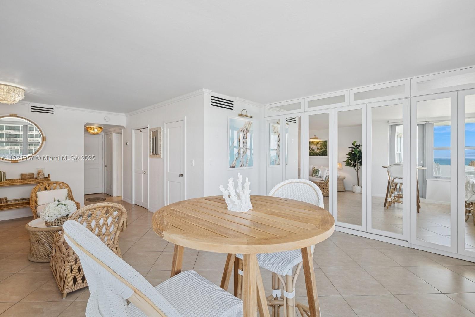 2899 Collins Ave # 1025
