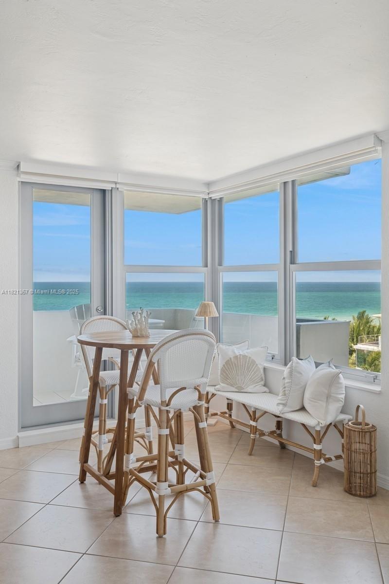 2899 Collins Ave # 1025