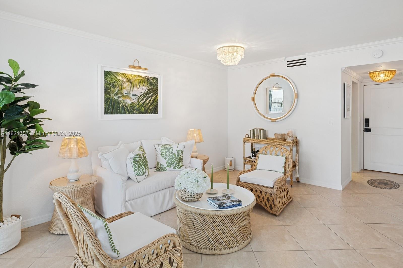 2899 Collins Ave # 1025