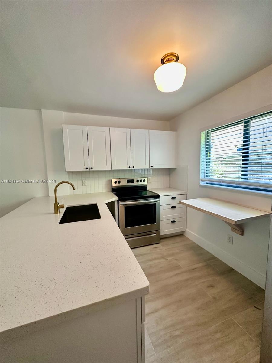 910 SW 4th Ave # 1