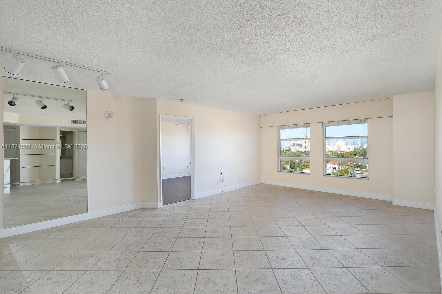 2351 Douglas Rd # 901