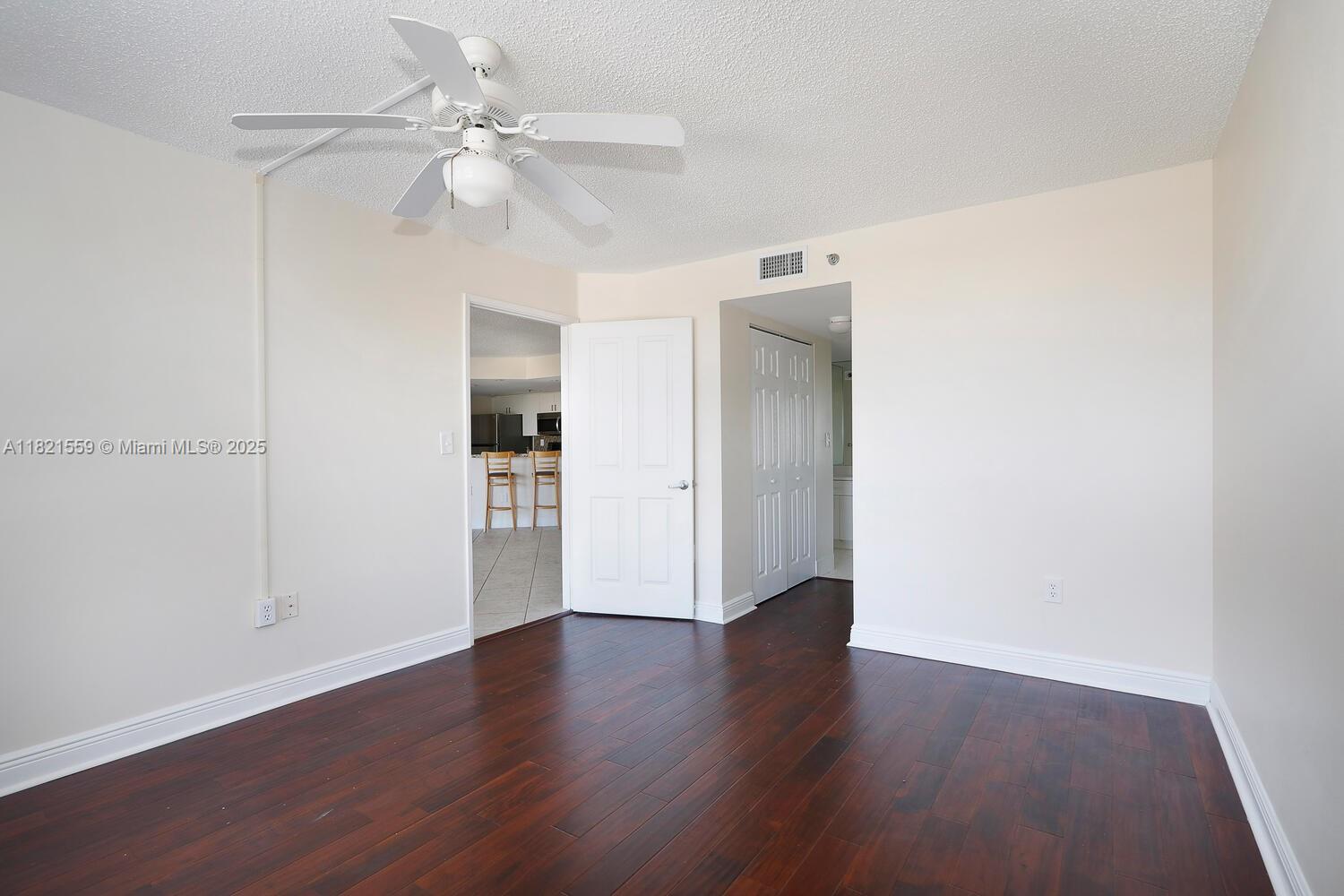 2351 Douglas Rd # 901