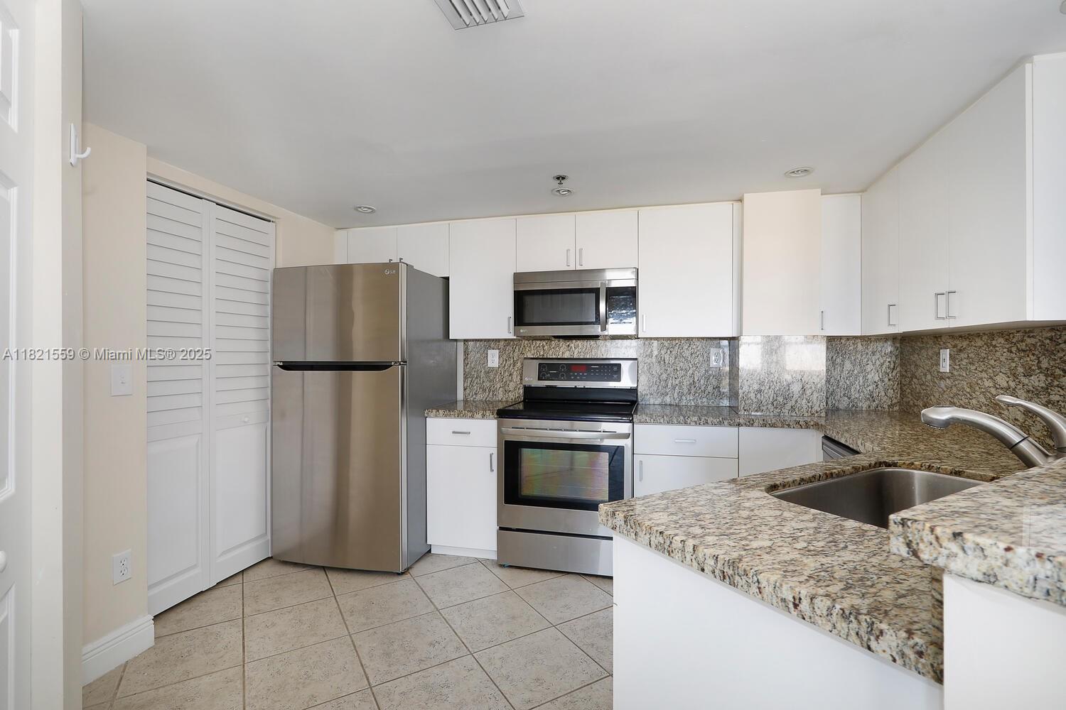 2351 Douglas Rd # 901