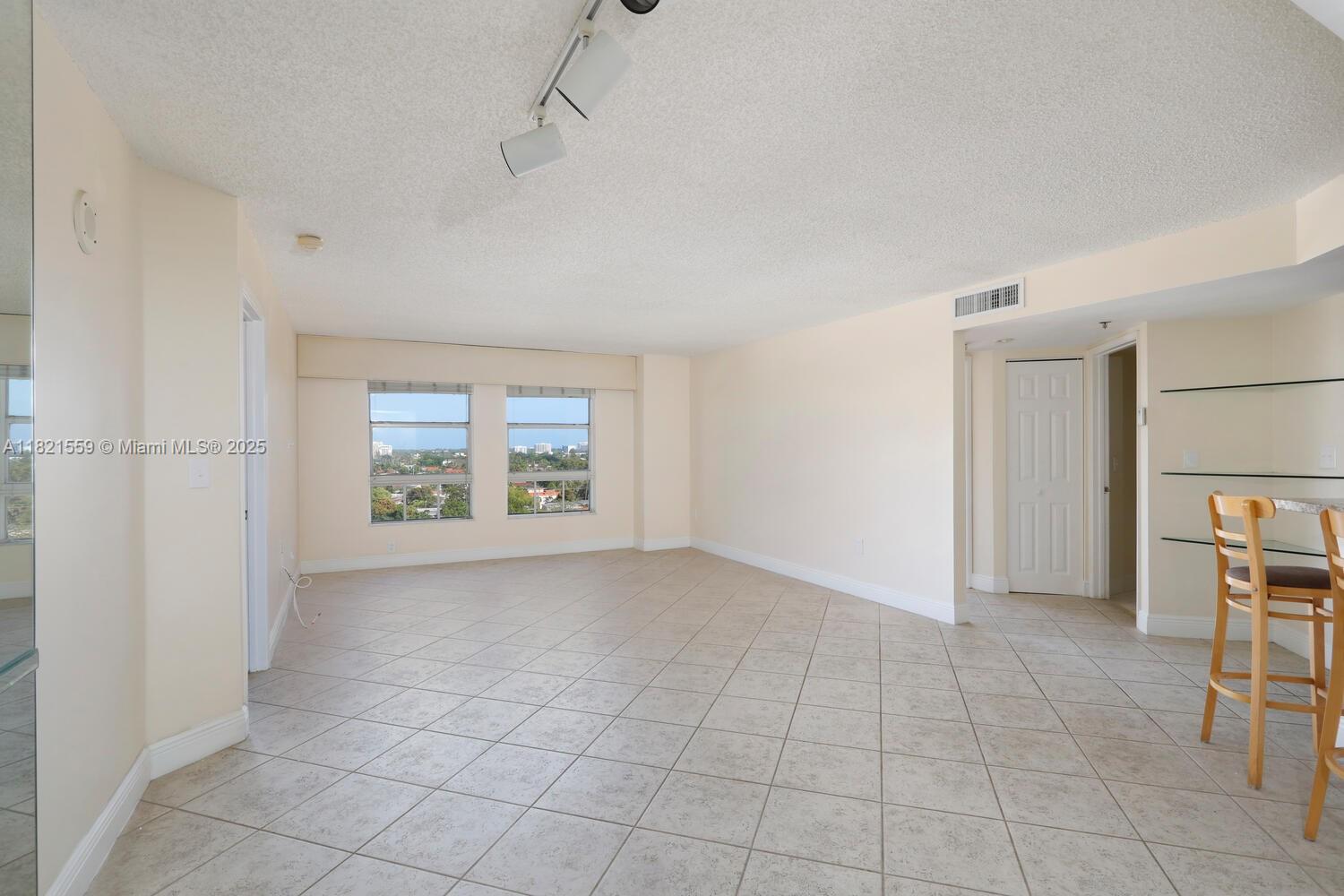 2351 Douglas Rd # 901