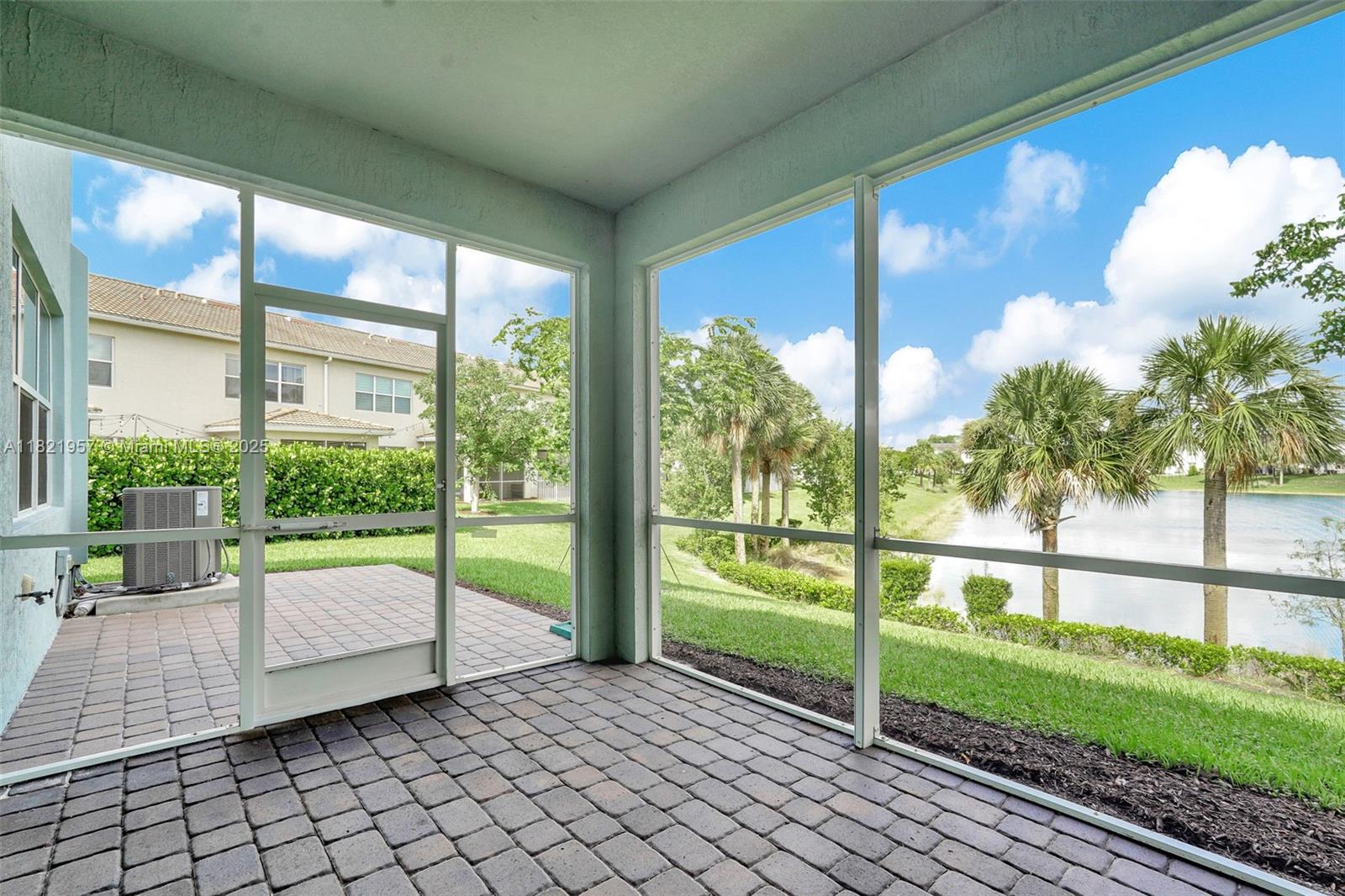 1494 Silk Oak Dr