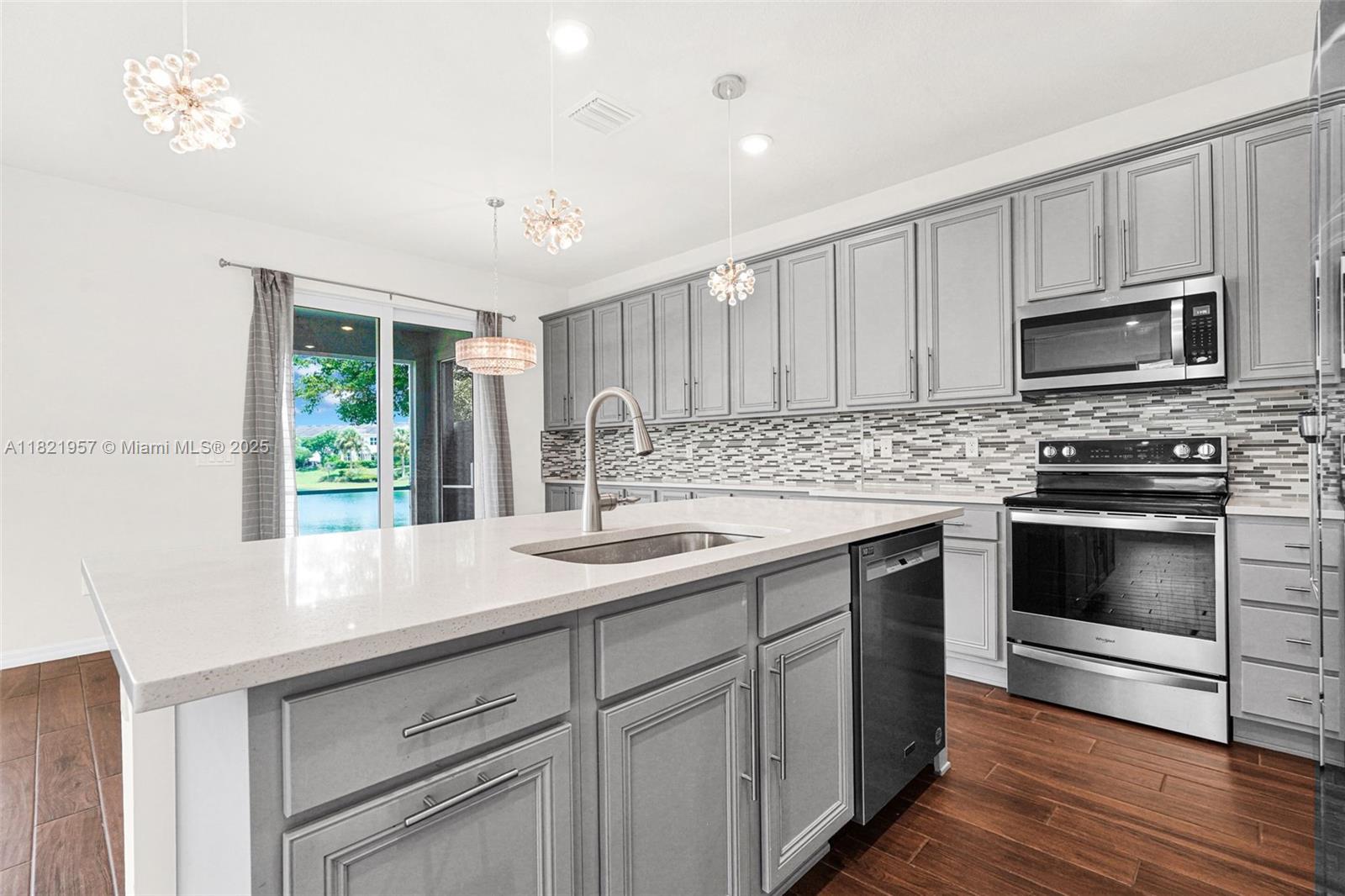 1494 Silk Oak Dr