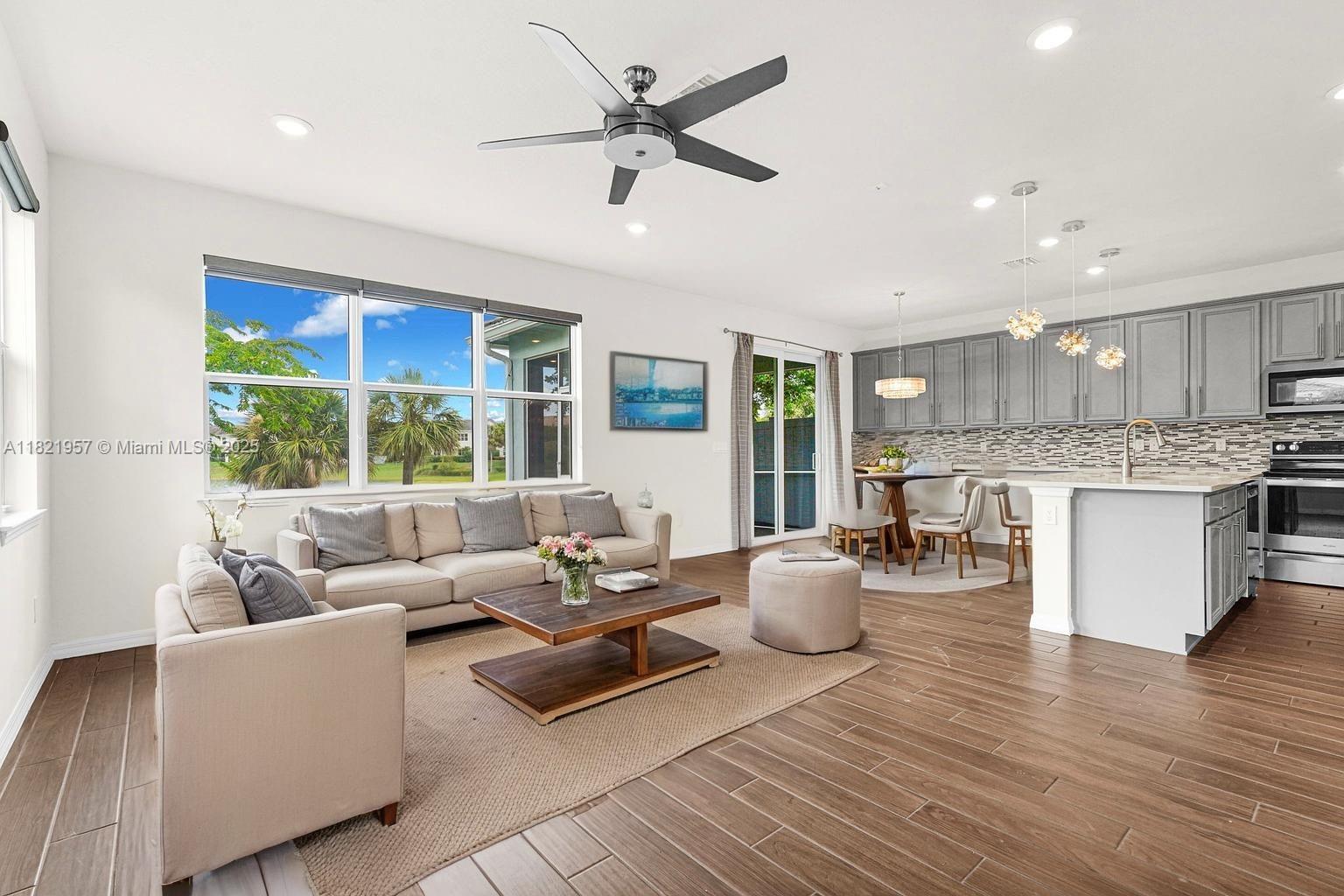 1494 Silk Oak Dr