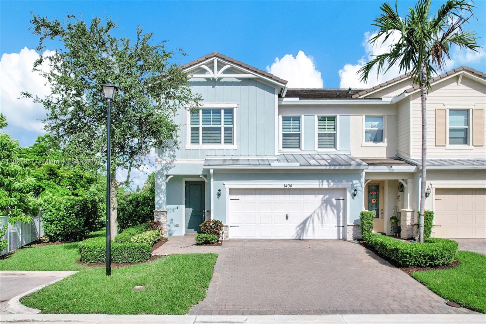 1494 Silk Oak Dr