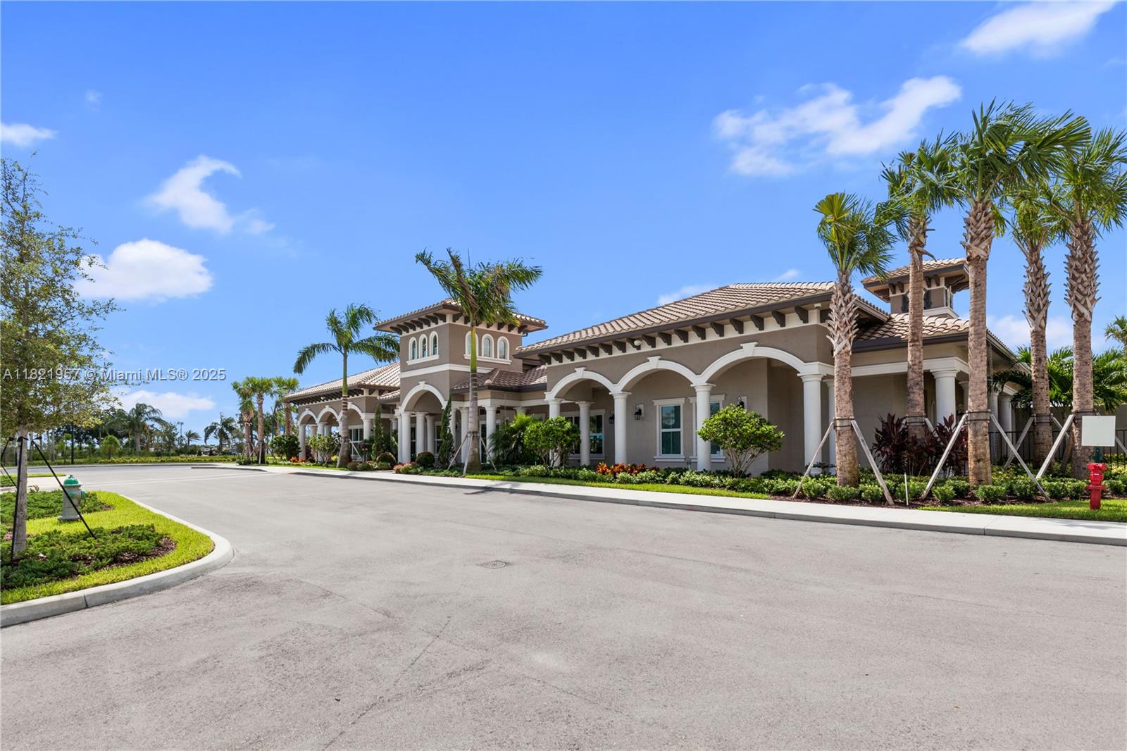 1494 Silk Oak Dr