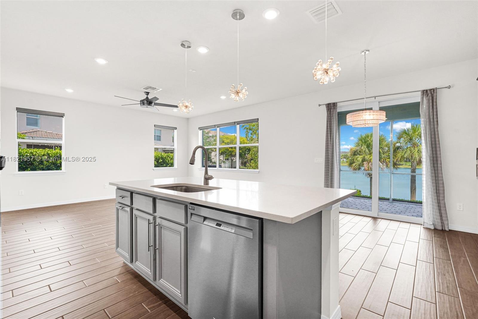 1494 Silk Oak Dr