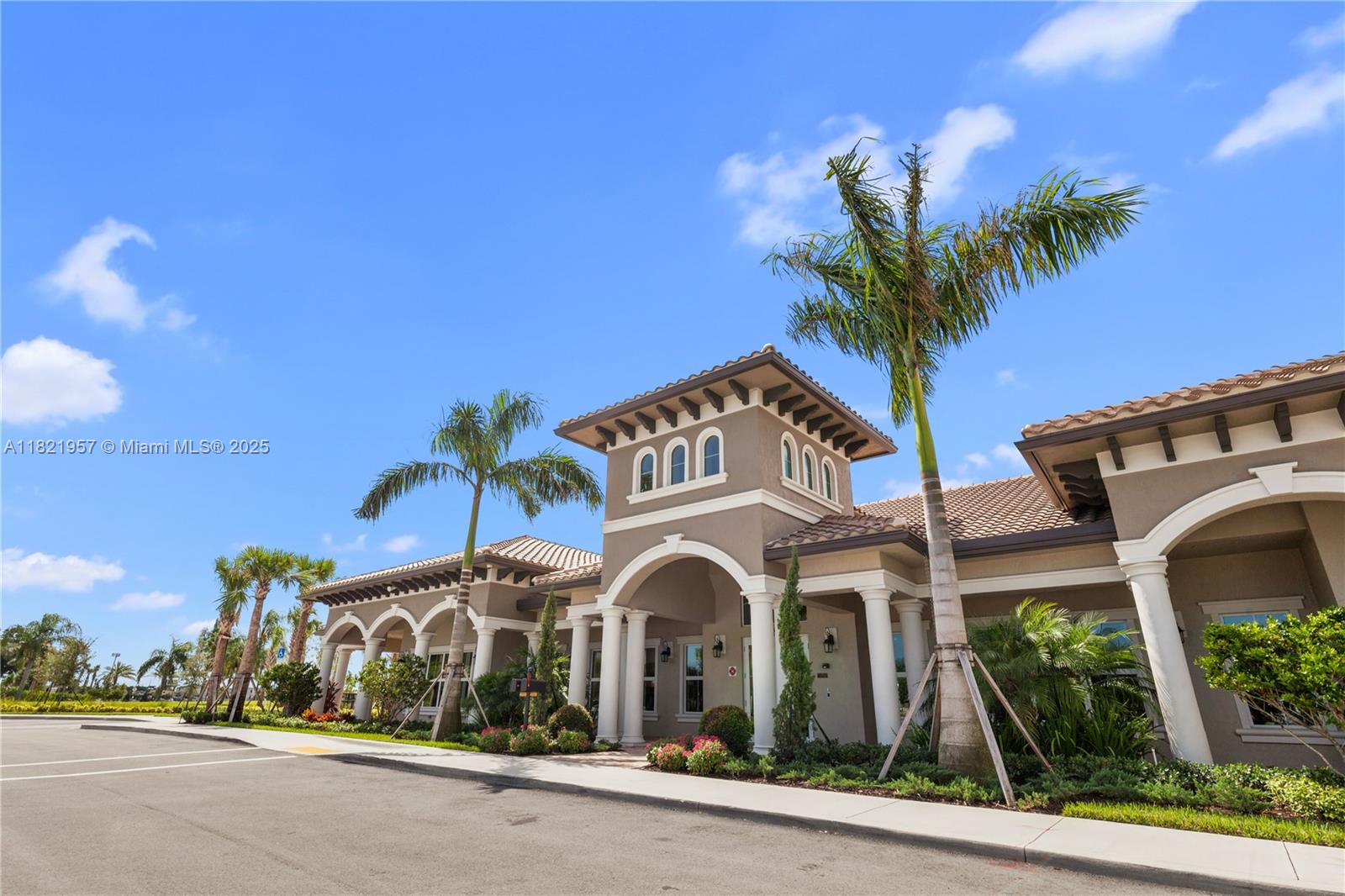 1494 Silk Oak Dr