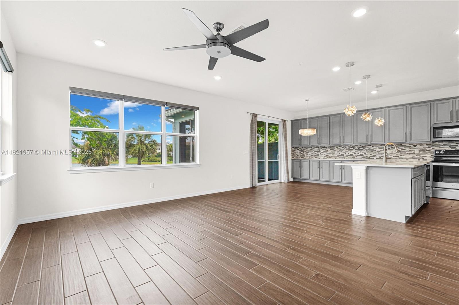 1494 Silk Oak Dr