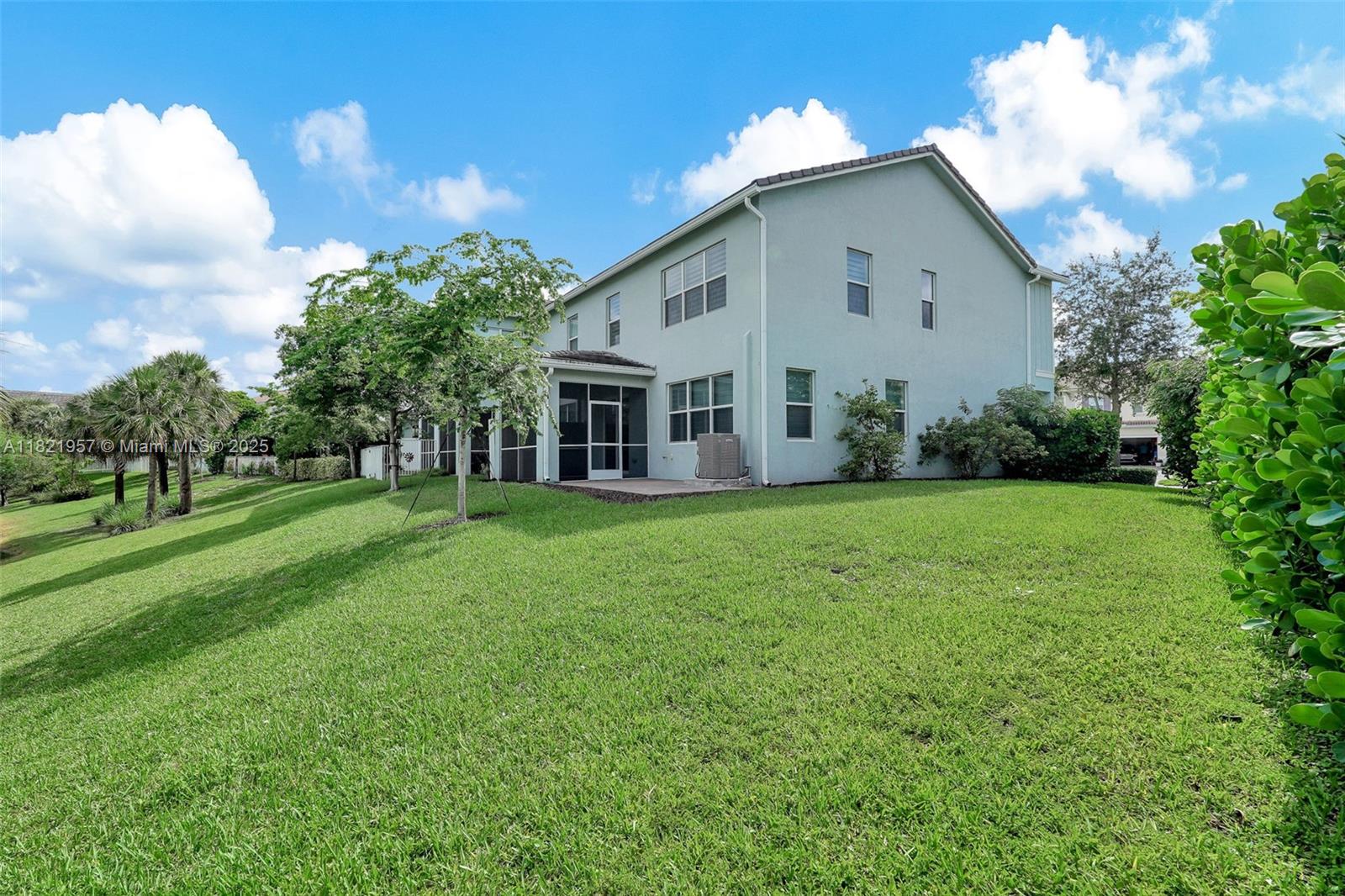 1494 Silk Oak Dr
