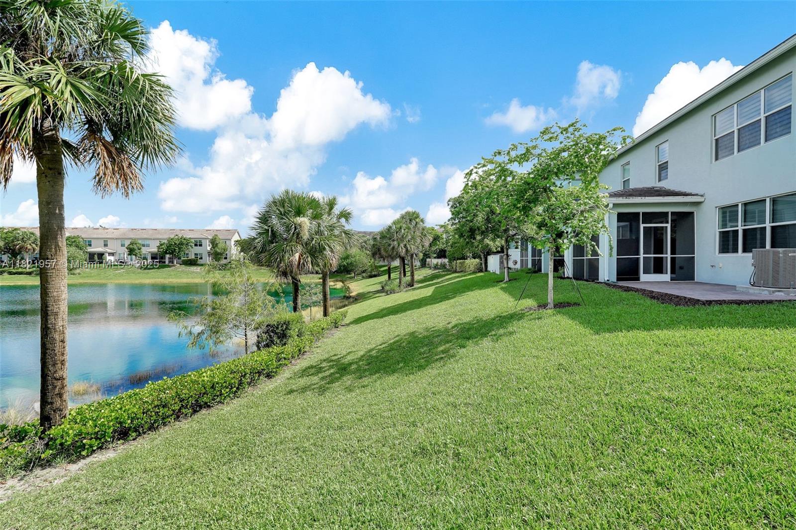 1494 Silk Oak Dr