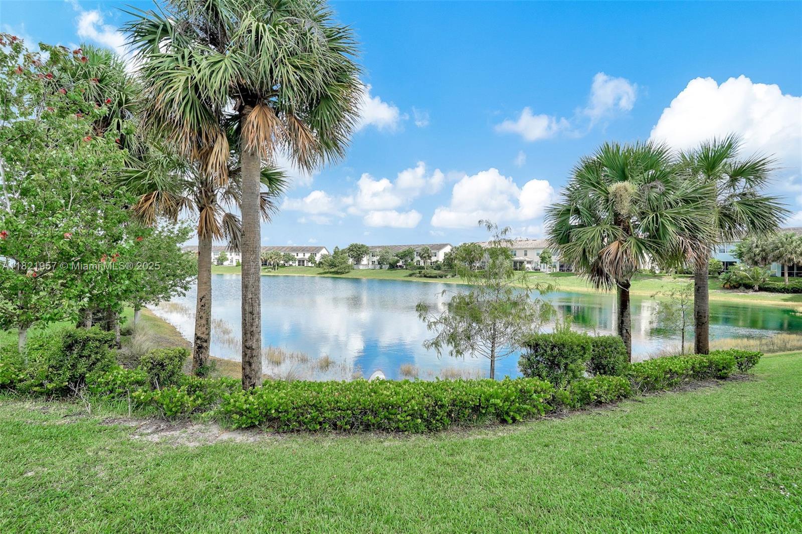 1494 Silk Oak Dr