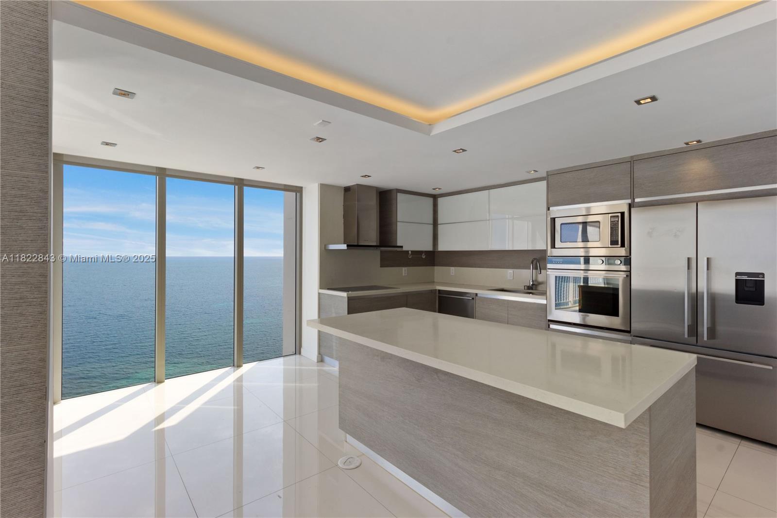 881 Ocean Dr # 18F