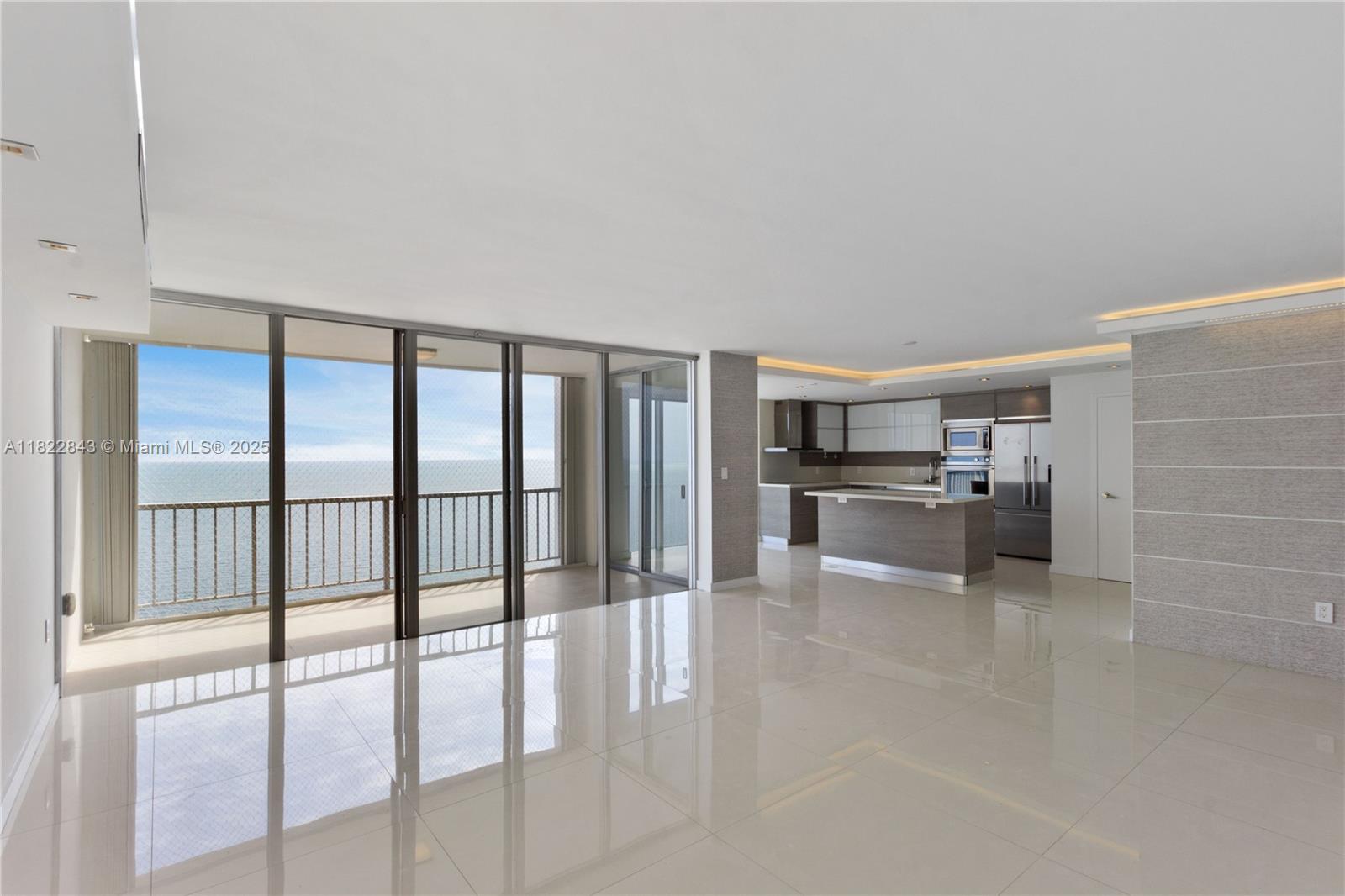 881 Ocean Dr # 18F