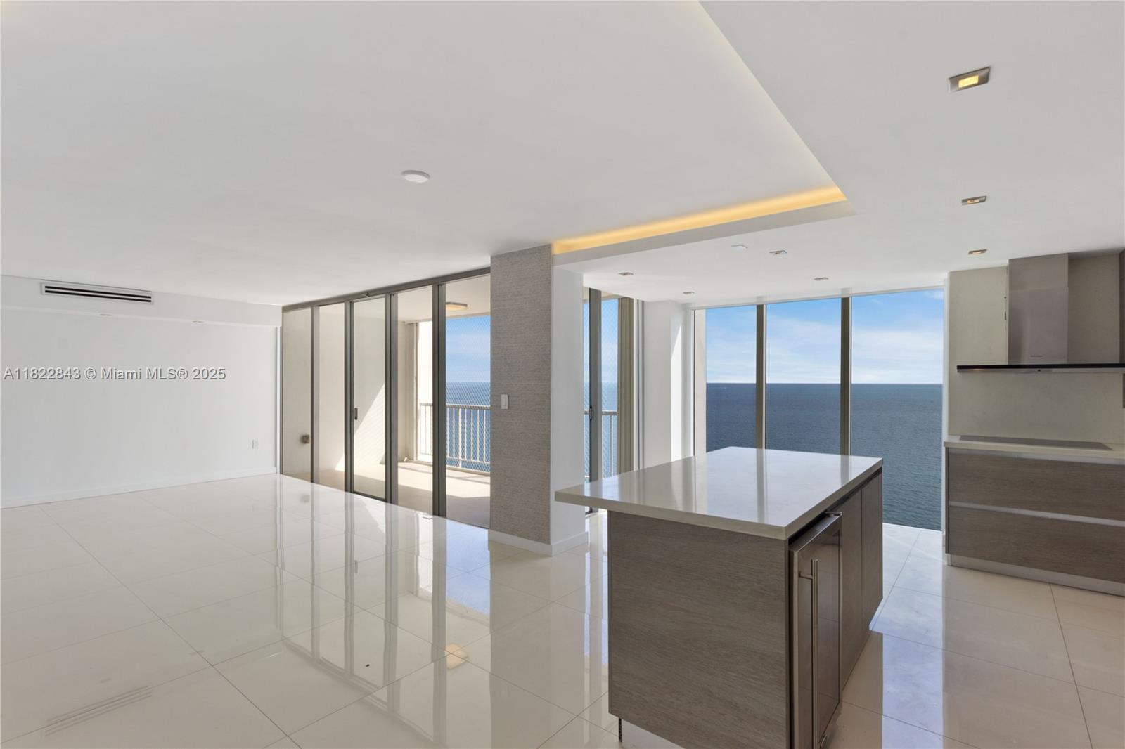 881 Ocean Dr # 18F