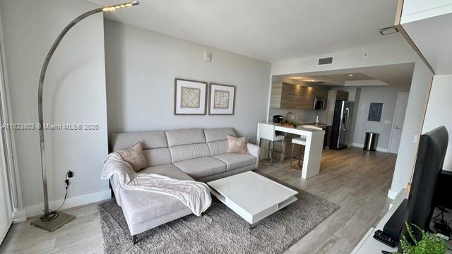 121 NE 34th St # 2206