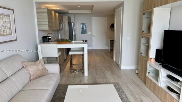 121 NE 34th St # 2206