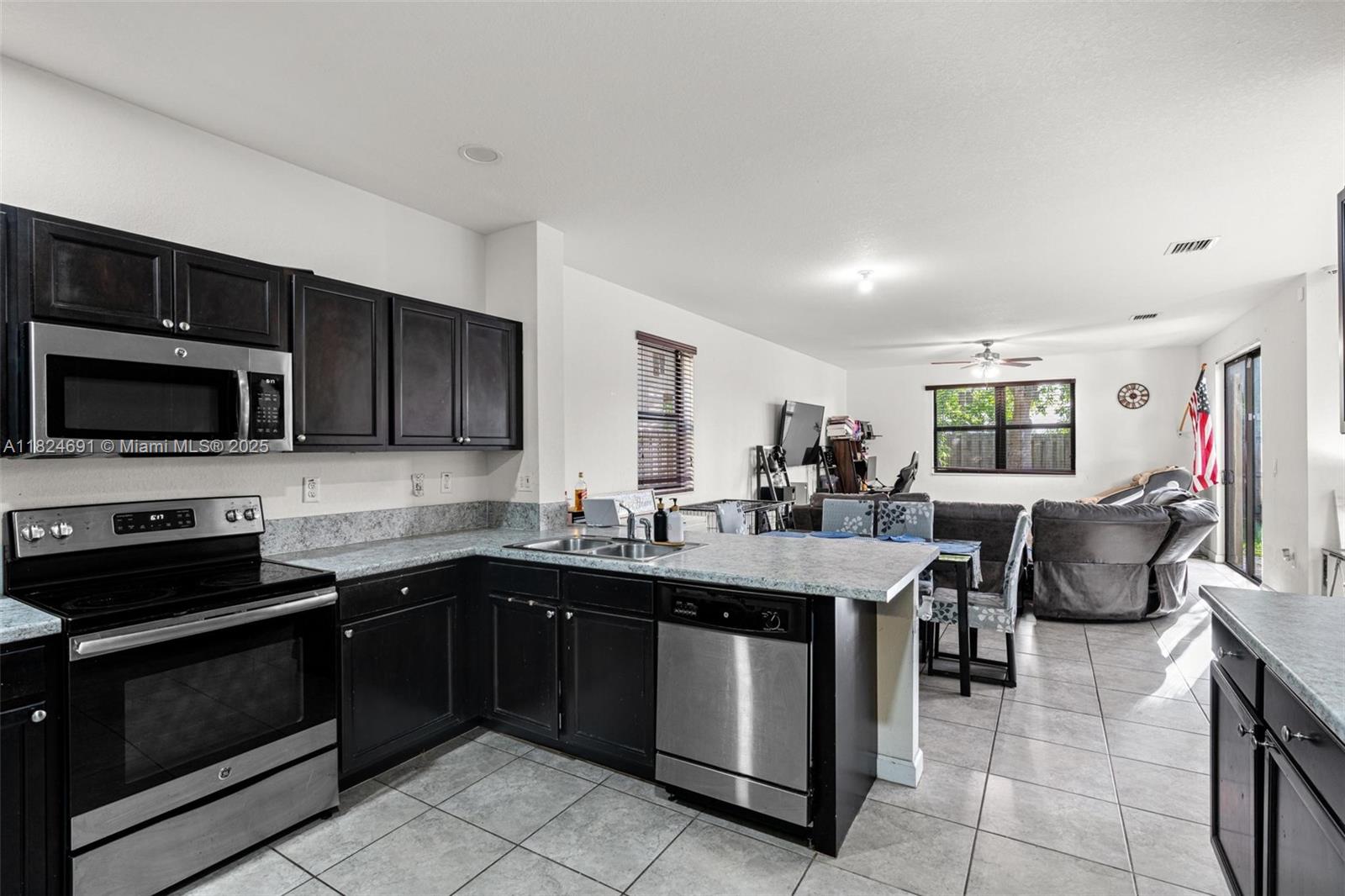 158 NE 23rd Ter