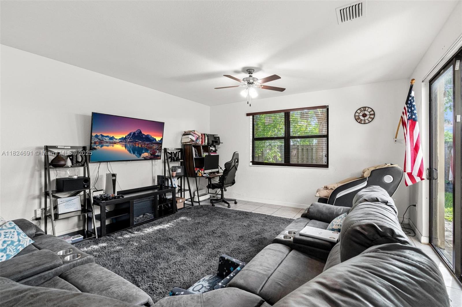 158 NE 23rd Ter
