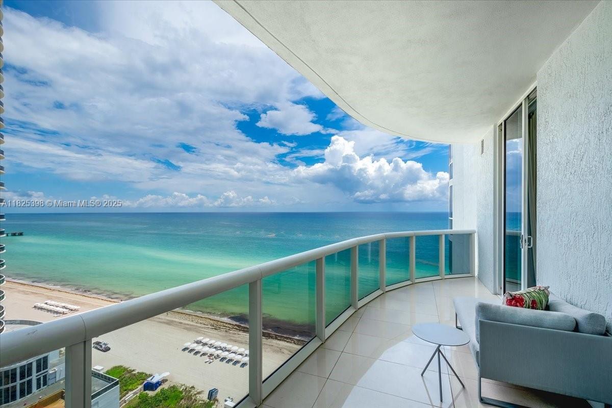 15811 Collins Ave # 1502