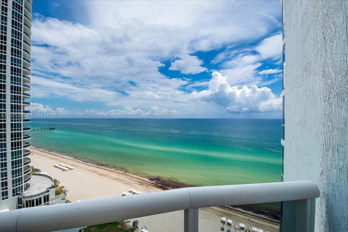15811 Collins Ave # 1502