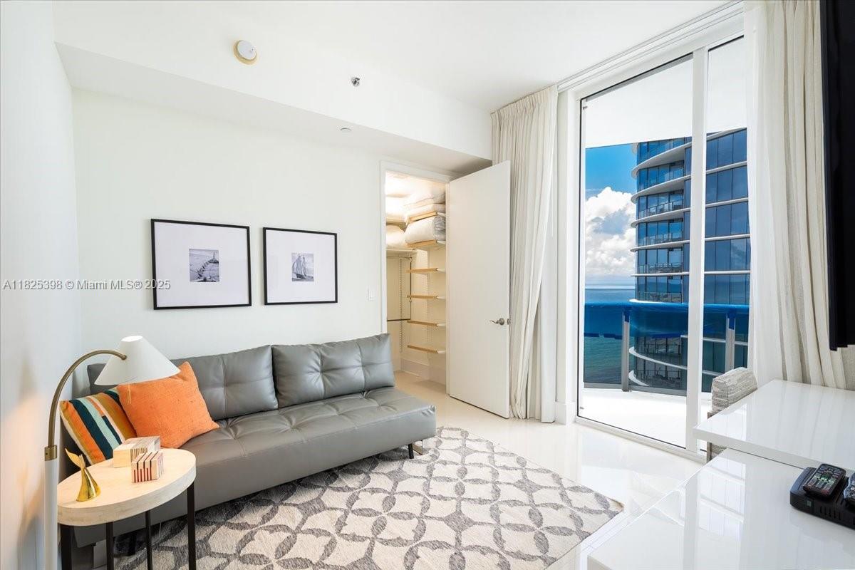 15811 Collins Ave # 1502