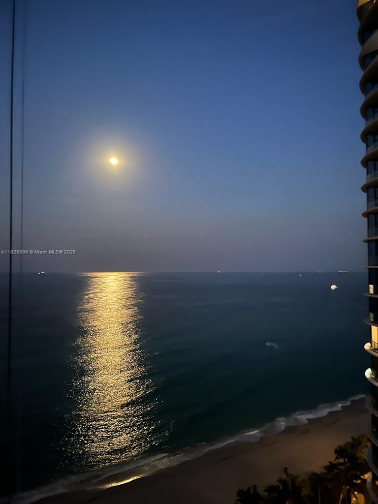 15811 Collins Ave # 1502
