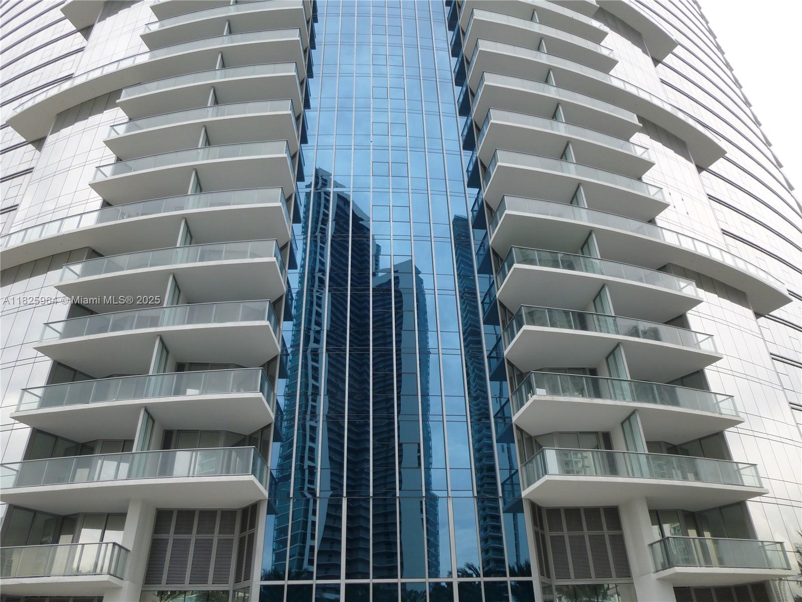 851 NE 1st Ave # 2612