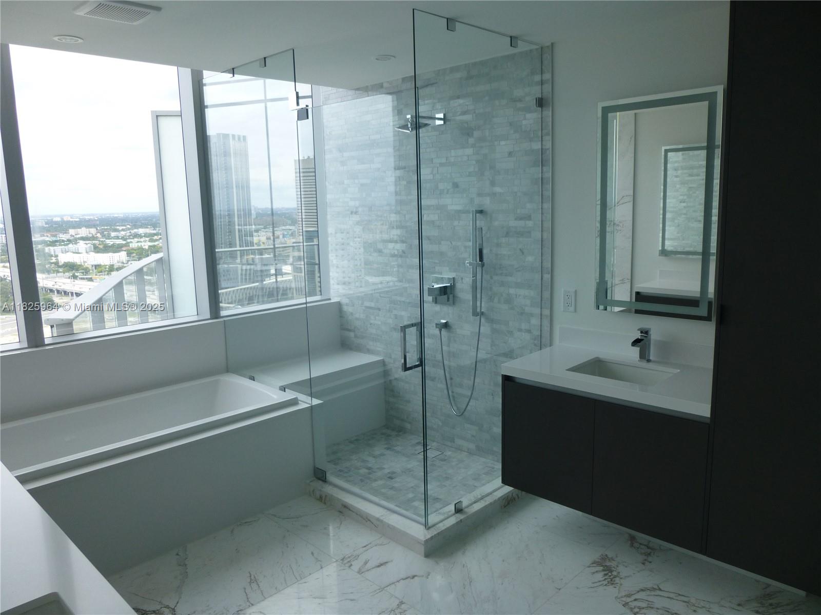 851 NE 1st Ave # 2612