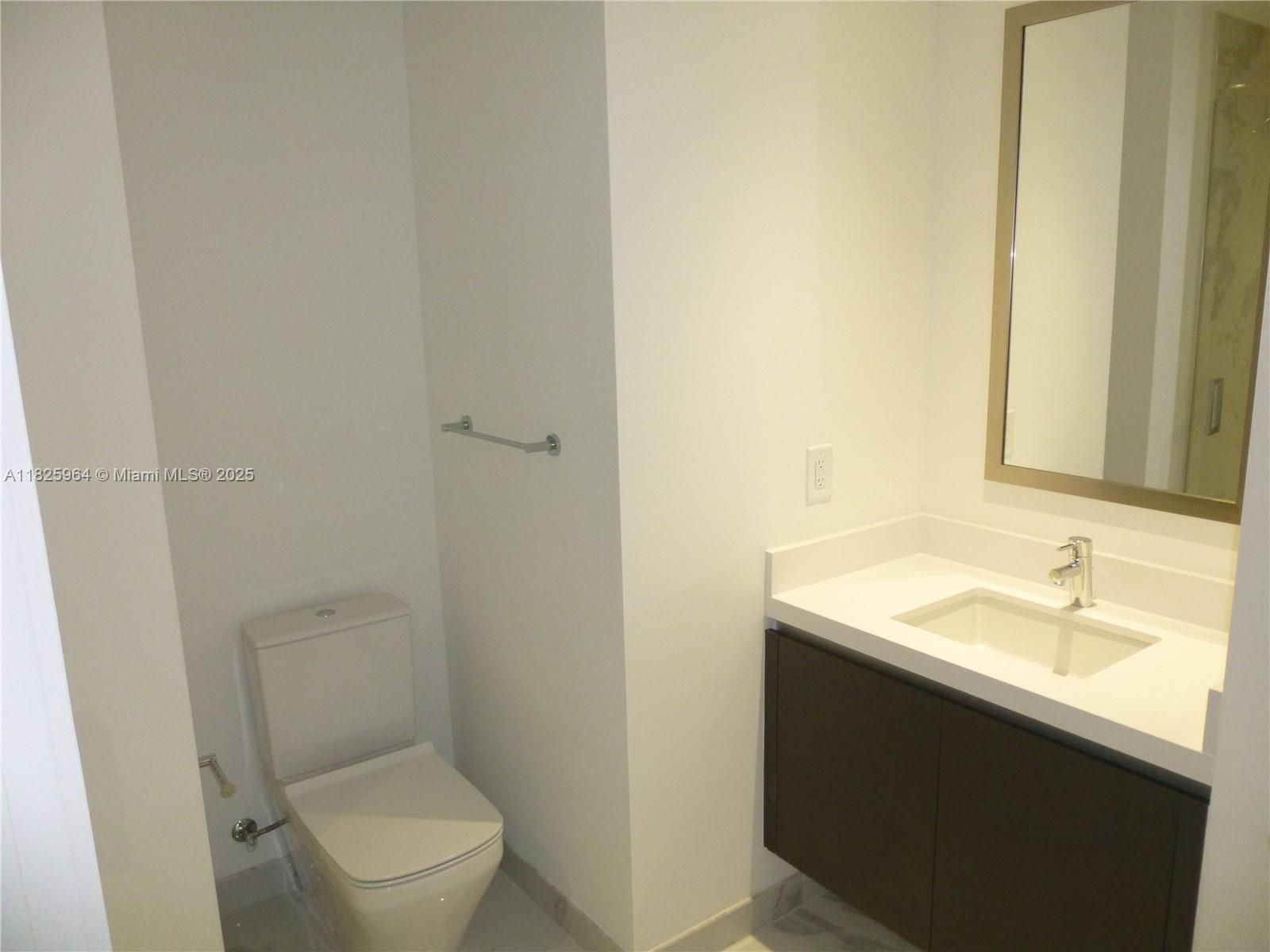 851 NE 1st Ave # 2612