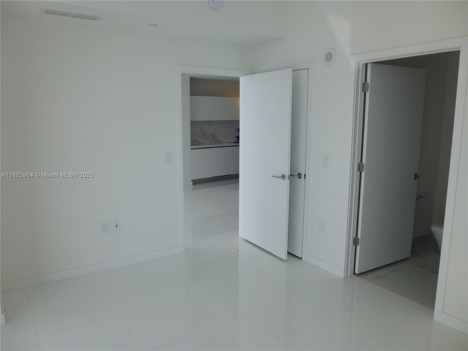 851 NE 1st Ave # 2612