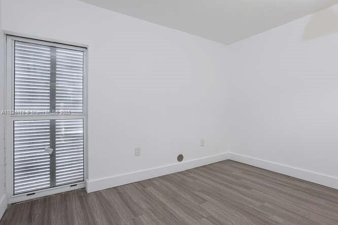 7126 Ballantrae Ct