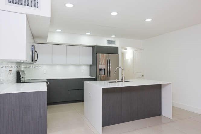 7126 Ballantrae Ct