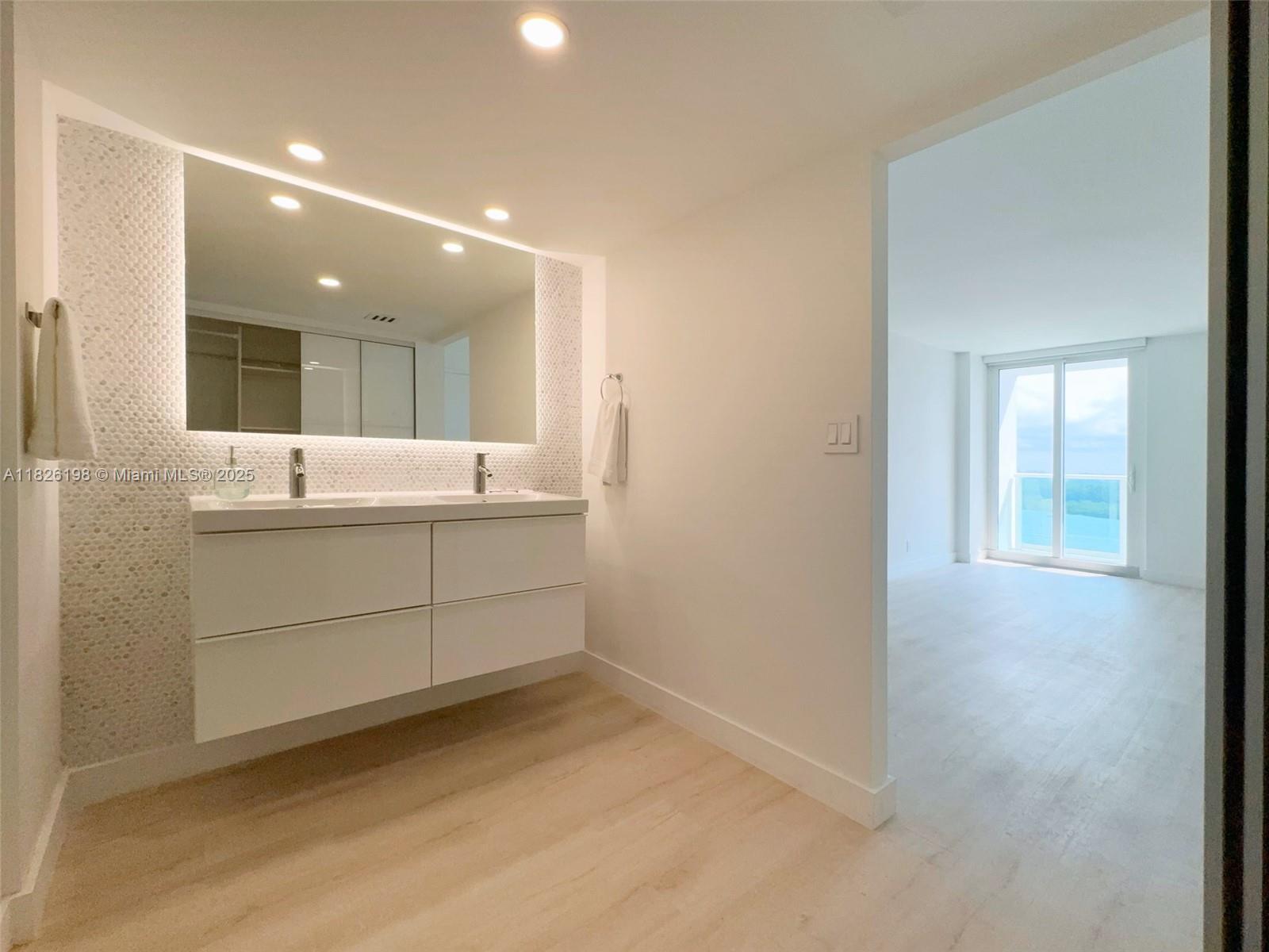 100 Bayview Dr # 1619