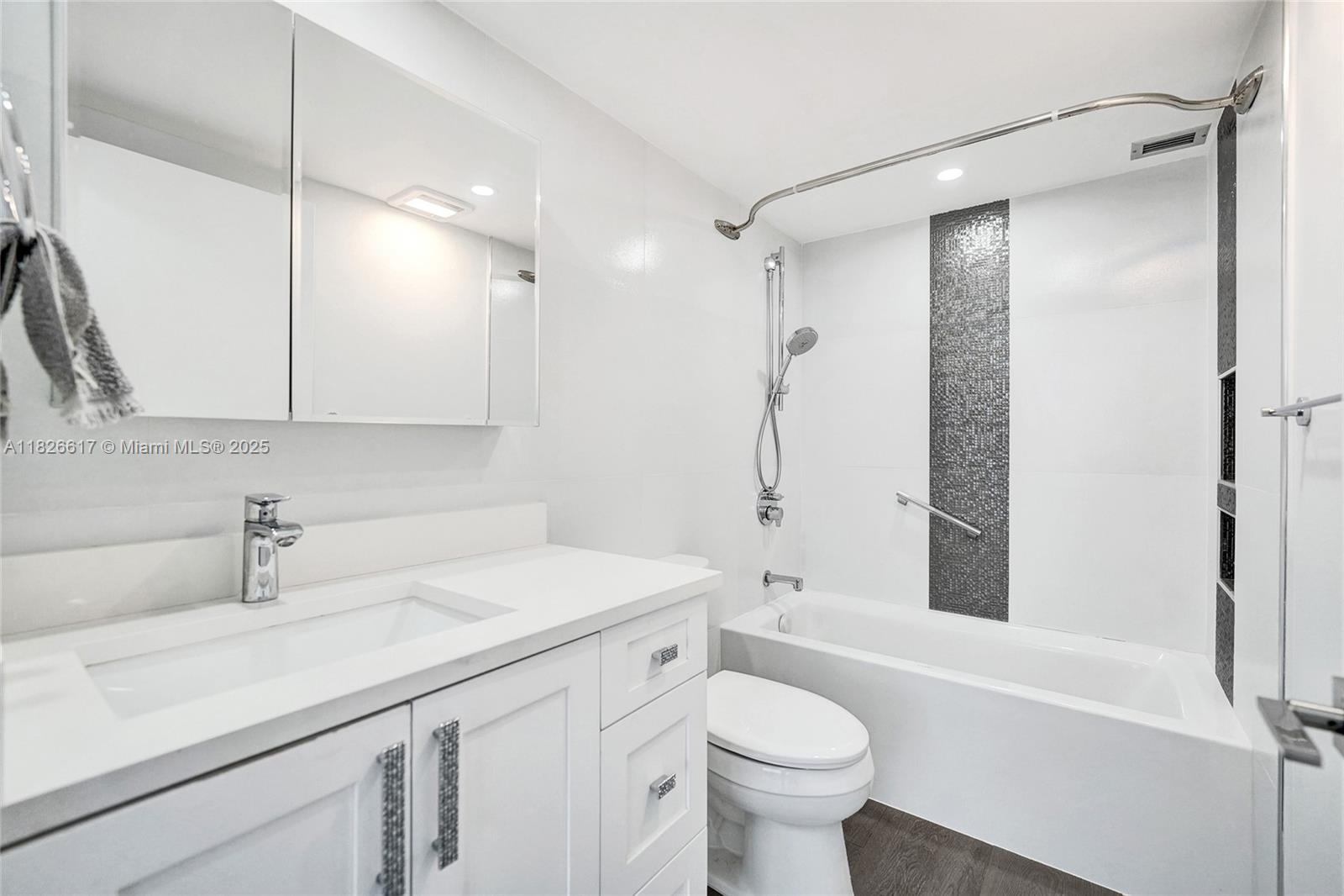 600 Three Islands Blvd # 1016