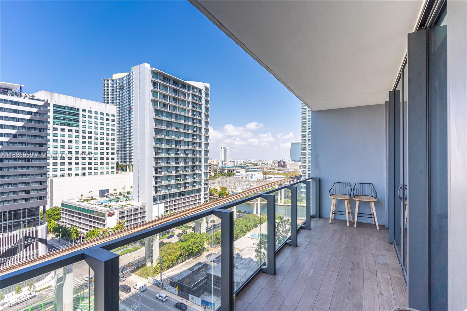 88 SW 7th St # 1008