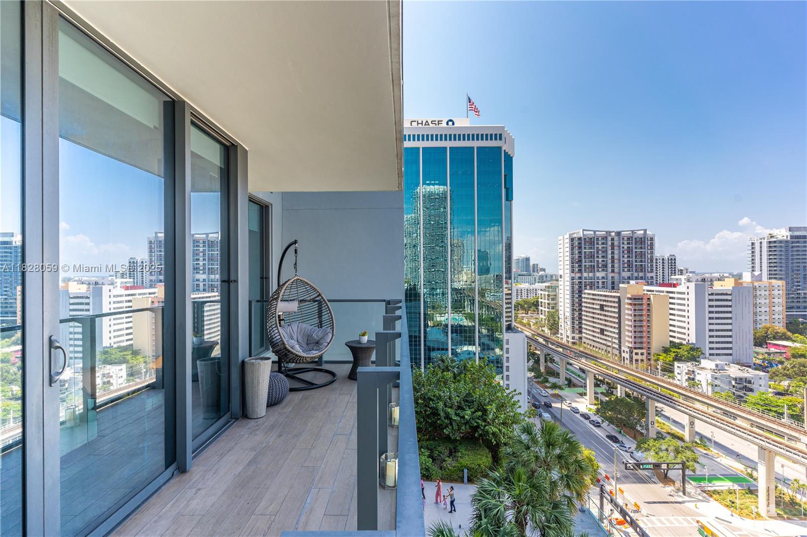 88 SW 7th St # 1008