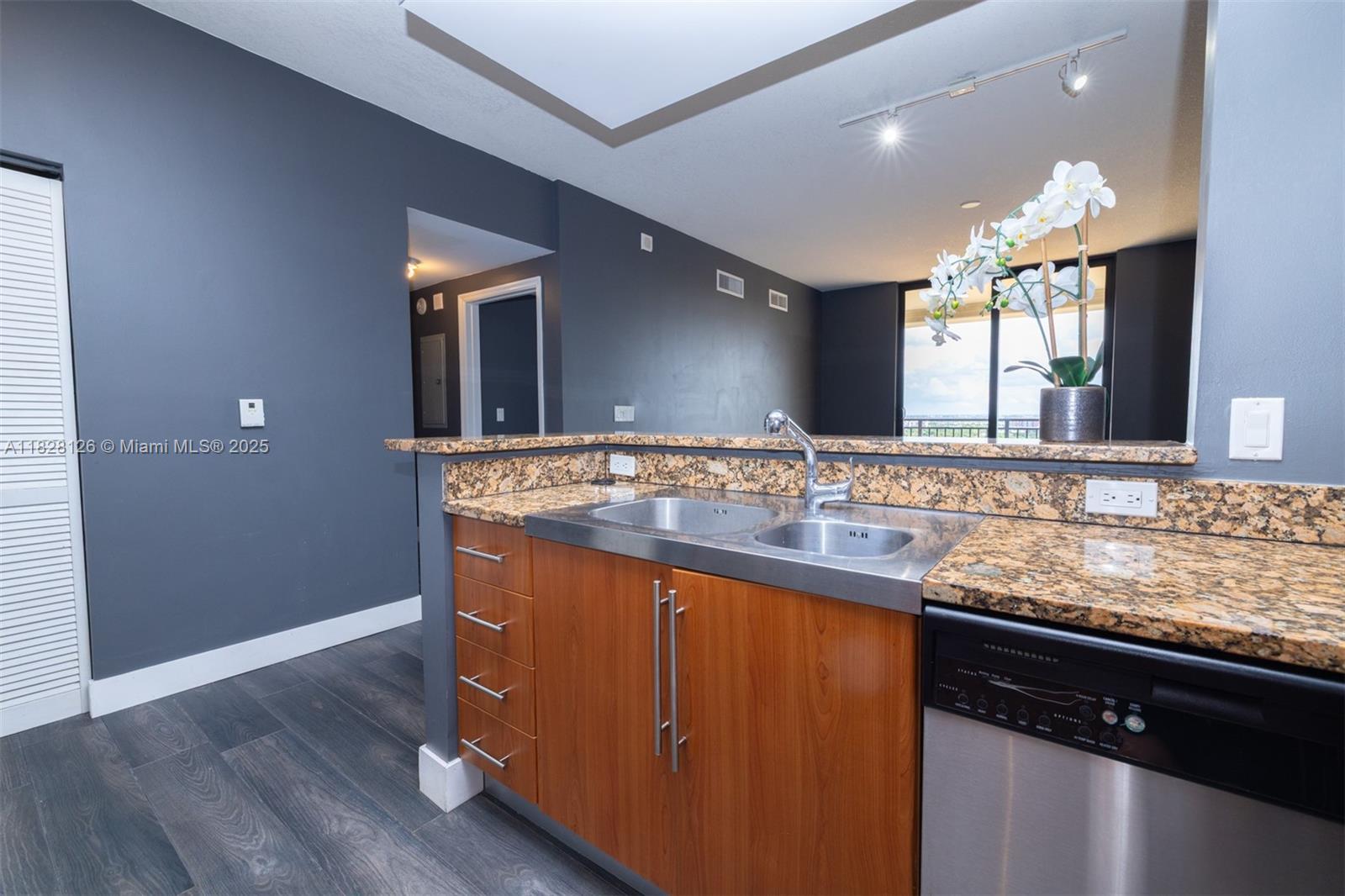 888 S Douglas Rd Unit: PH07