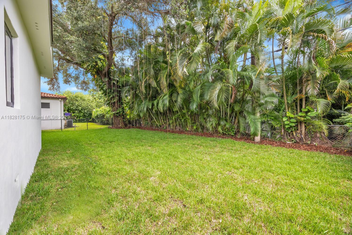 305 Fluvia Ave
