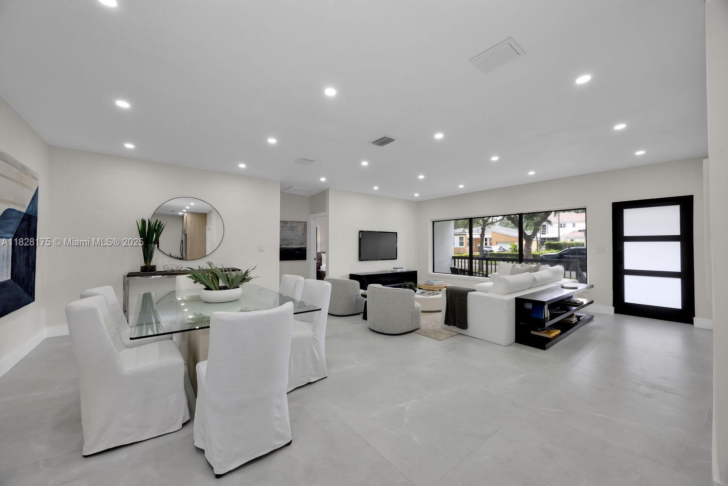 305 Fluvia Ave