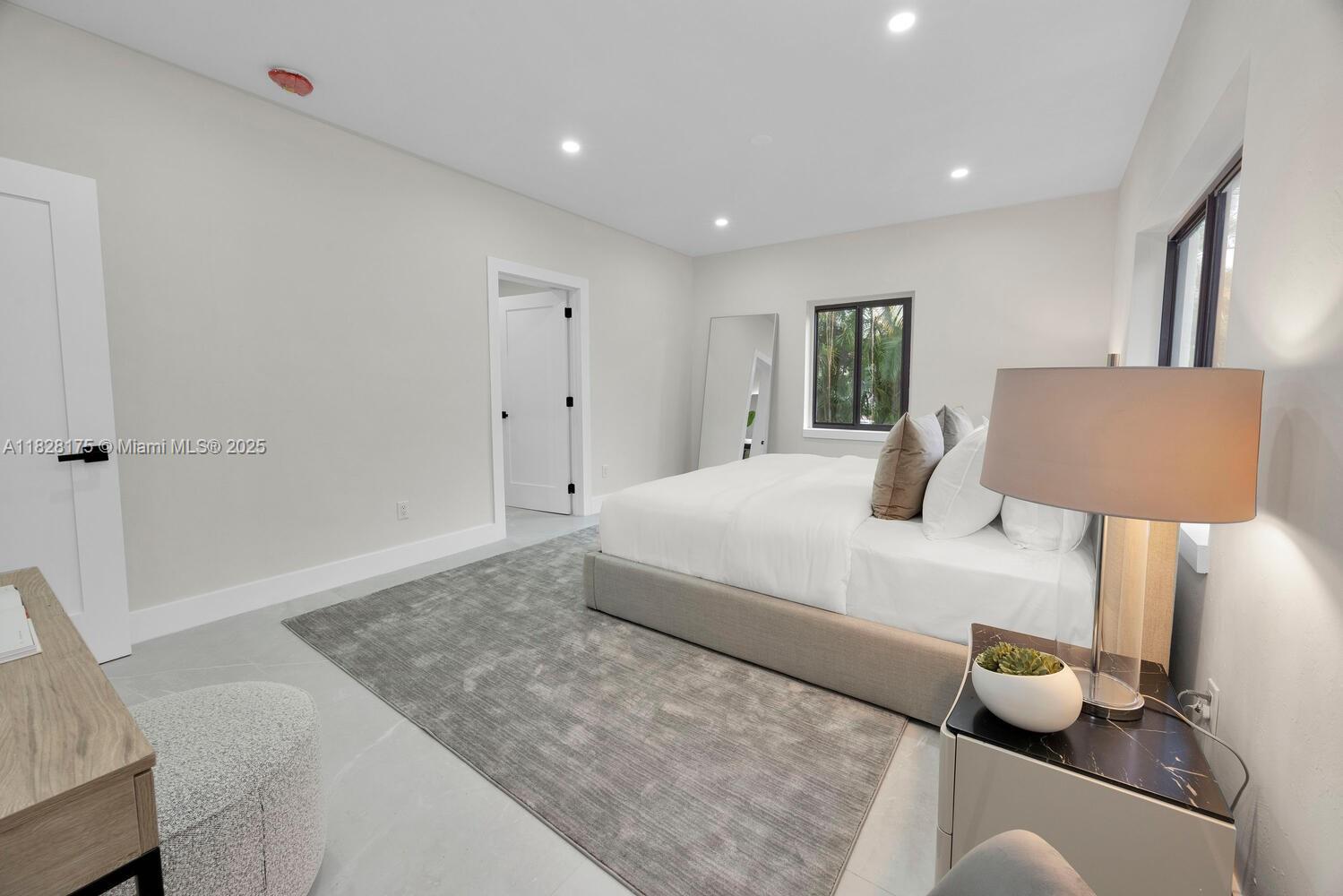 305 Fluvia Ave