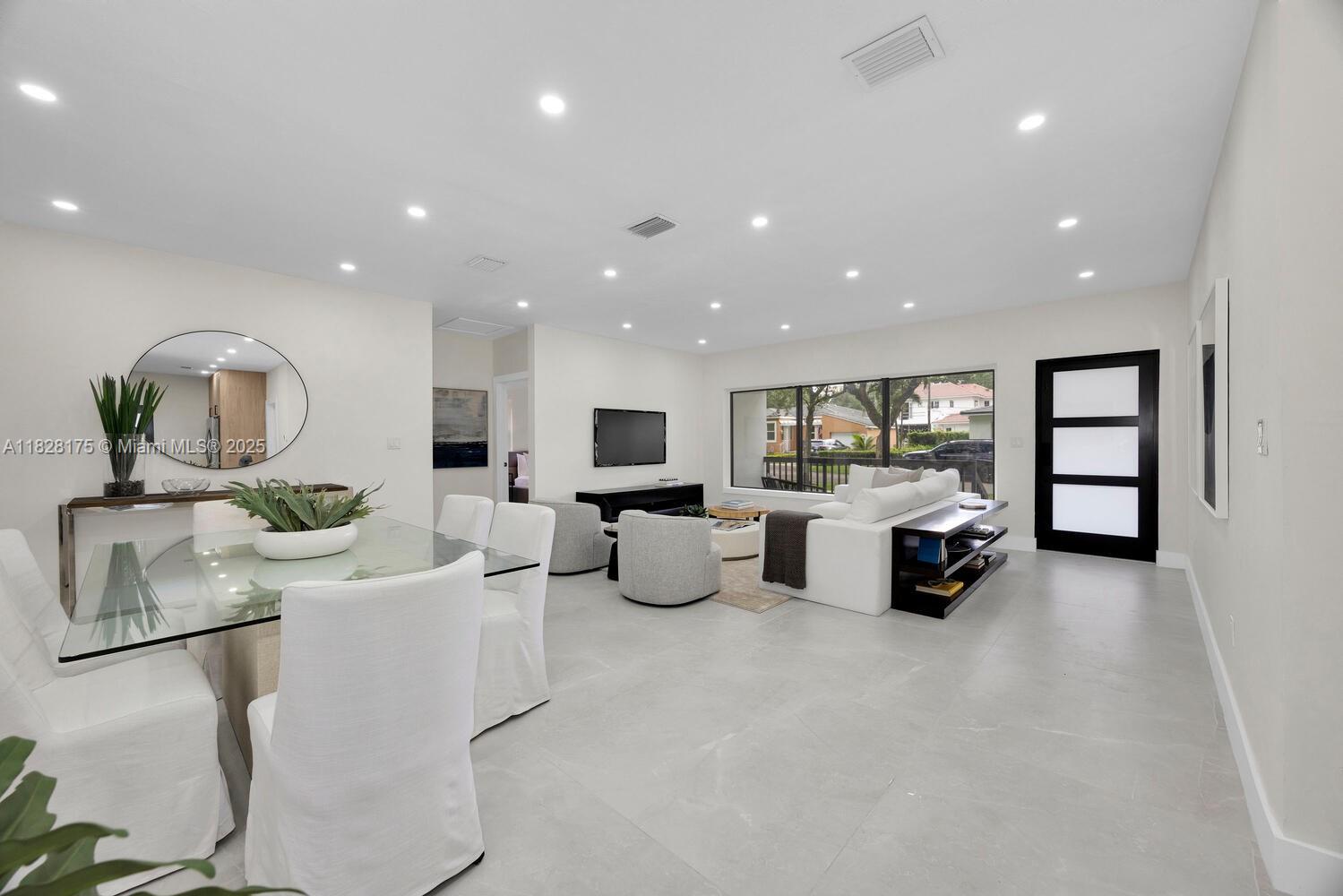 305 Fluvia Ave