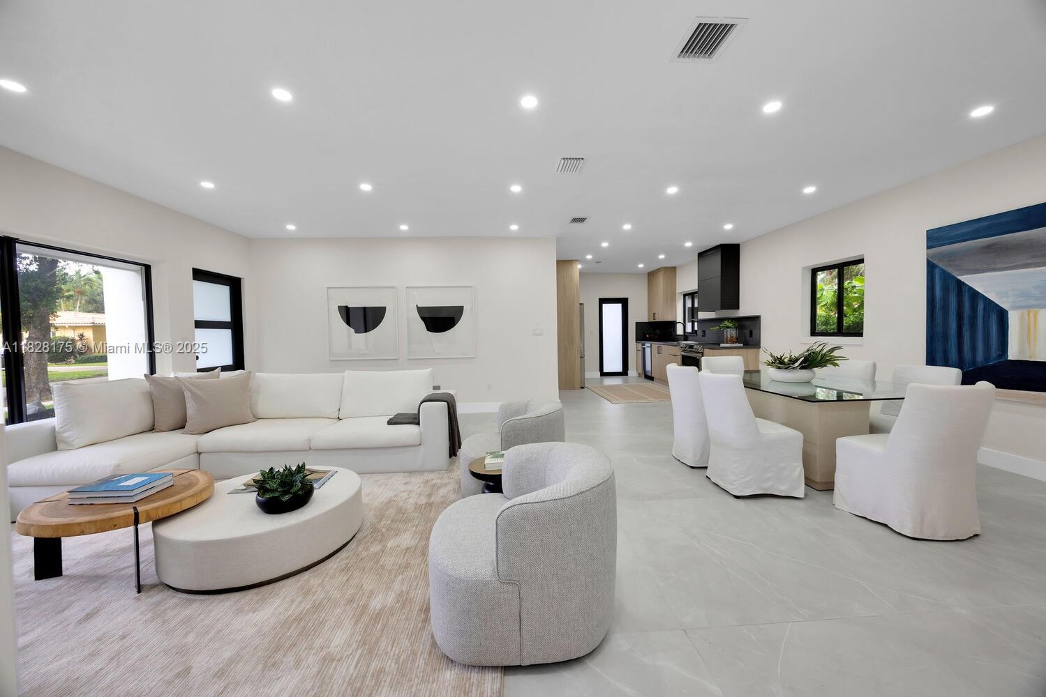 305 Fluvia Ave