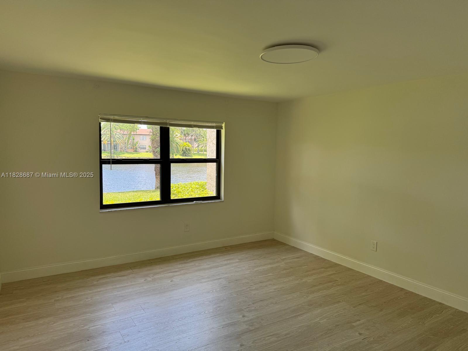 9293 Vista Del Lago # A