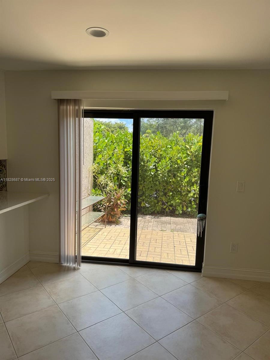 9293 Vista Del Lago # A
