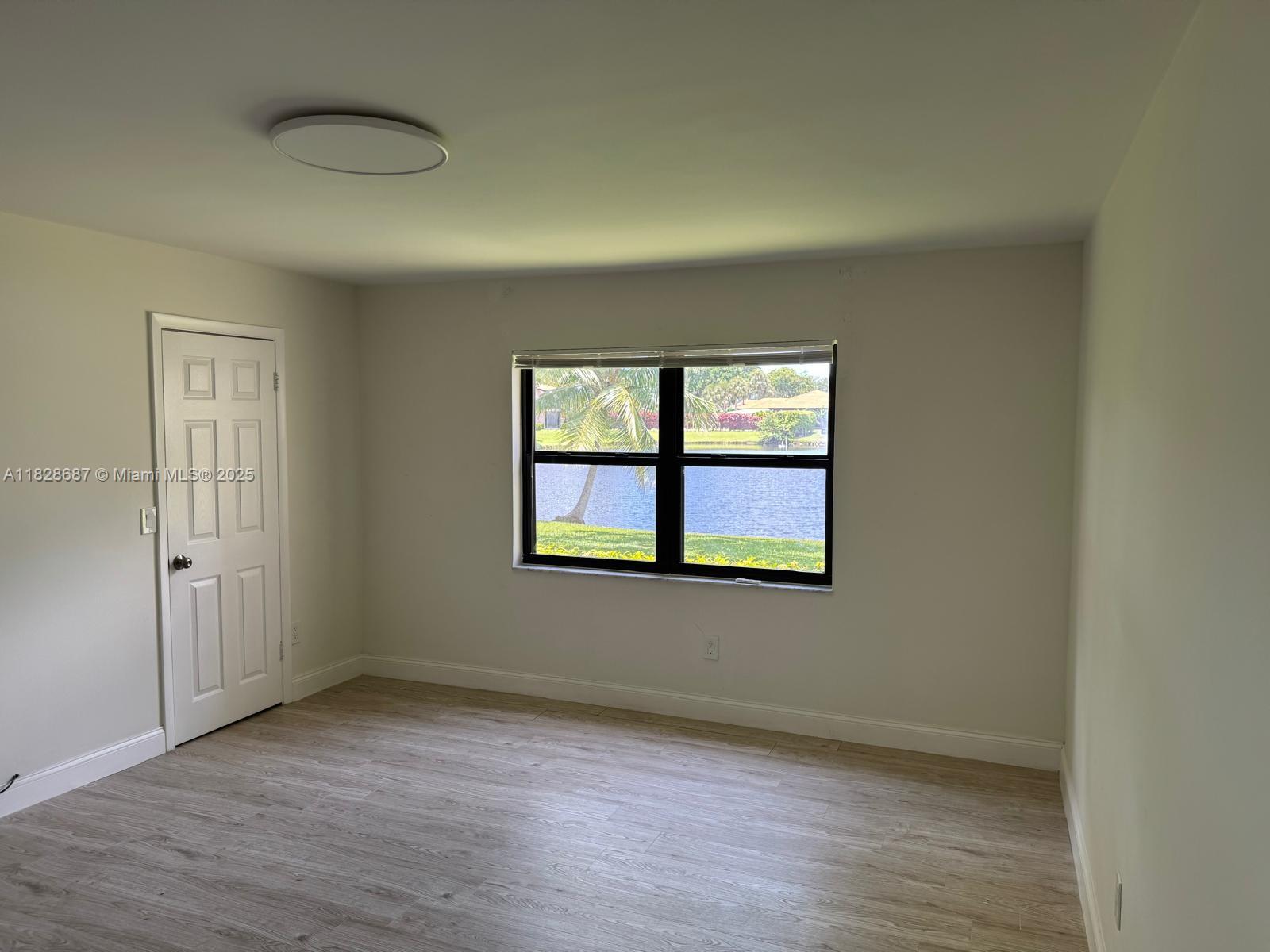 9293 Vista Del Lago # A